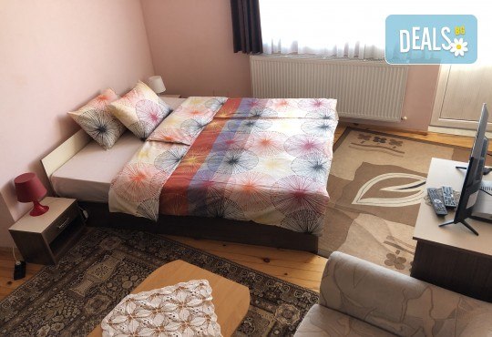 Почивка в Добринище! 1 нощувка със закуска и вечеря в къща за гости Андрееви, до минералния басейн - Снимка 8