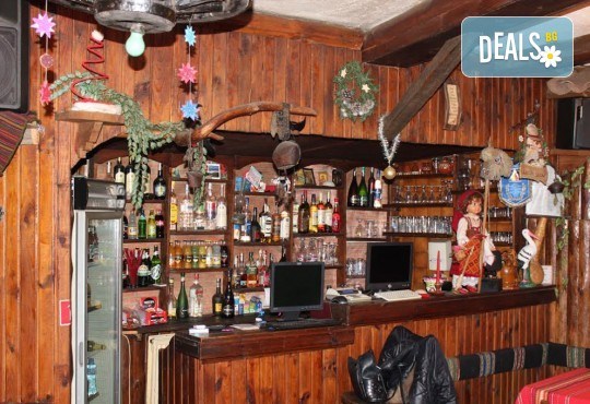 Почивка за ДВАМА в Добринище! 2 нощувки със закуски и 1 вечеря за ДВАМА в къща за гости Андрееви - Снимка 7