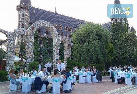 Посещение на Замъка „Влюбен във Вятъра” в Равадиново, безплатно за дете до 6.99 г. - Снимка 11