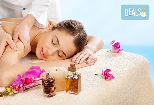 Терапия Tai Афродизиак с пилинг, антистрес масаж и нанасяне на парфюмна охлаждаща и хидратираща маска в Wellness Center Ganesha Club - Снимка 1
