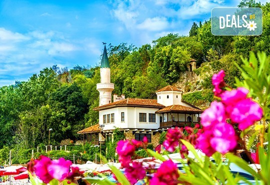 Уикенд екскурзия до Балчик, Аладжа манастир и Евксиноград! 1 нощувка със закуска, транспорт и екскурзовод - Снимка 1