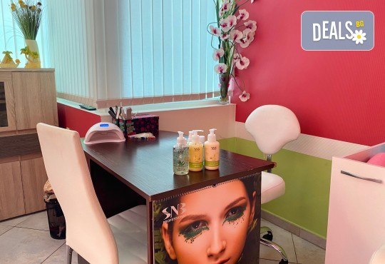 Дълготраен маникюр с гел лак на SNB, Bluesky или Christian Artesio, 4 декорации и сваляне на стар гел лак по желание в Senses Massage & Recreation - Снимка 4