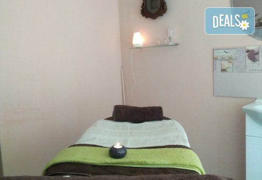 Релаксиращ класически масаж 60 минути с алое или лайка и зонотерапия на ръце и длани в Angels Beauty massage - Снимка 5