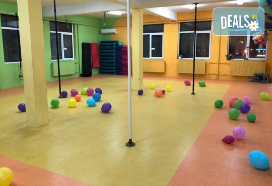 Забавлявайте се и бъдете във форма! 3 или 5 тренировки по Pole Dance - танци на пилон в Pro Sport клуб, Варна - Снимка 2