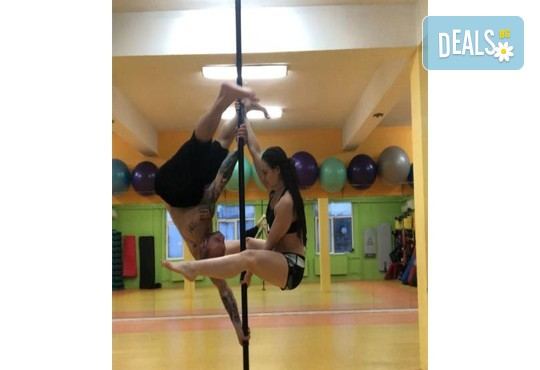 Забавлявайте се и бъдете във форма! 3 или 5 тренировки по Pole Dance - танци на пилон в Pro Sport клуб, Варна - Снимка 5