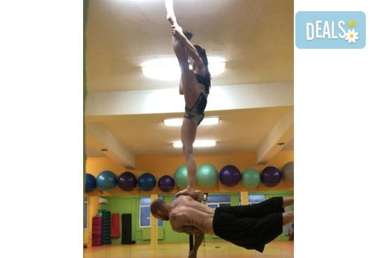 Забавлявайте се и бъдете във форма! 3 или 5 тренировки по Pole Dance - танци на пилон в Pro Sport клуб, Варна - Снимка 6