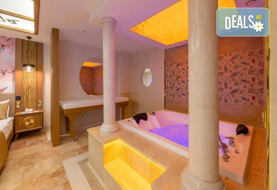 5-звездна Нова година в Истанбул! 3 нощувки със закуски в Celal Aga Konagi Hotel & SPA 5*, ползване на басейн и сауна - Снимка 6