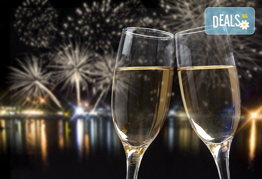 5-звездна Нова година в Истанбул! 3 нощувки със закуски в Celal Aga Konagi Hotel & SPA 5*, ползване на басейн и сауна - Снимка 1