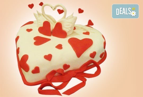 За кумовете! Празнична торта Честито кумство с пъстри цветя, дизайн сърце, романтични рози, влюбени гълъби или др. от Сладкарница Джорджо Джани - Снимка 5