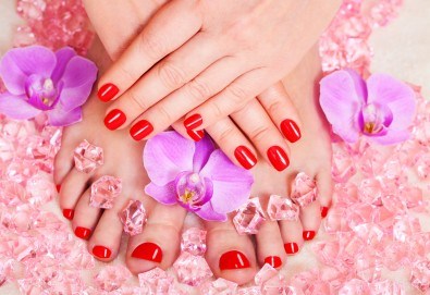 2 в 1! Дълготраен маникюр и педикюр с гел лак с модерни цветове BlueSky и рисувани декорации в The Castle of beauty