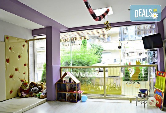 2 часа детски рожден ден за 10 деца в Детски клуб Аристокотките! Уникално парти с аниматор, меню с био напитки, атракциони, стена за катерене, пързалка и много музика! Солени плата за родителите в отделна зала с видимост към децата! - Снимка 19