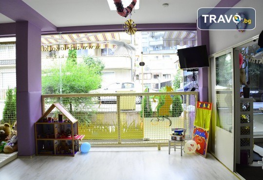 2 часа детски рожден ден за 10 деца в Детски клуб Аристокотките! Уникално парти с аниматор, меню с био напитки, атракциони, стена за катерене, пързалка и много музика! Солени плата за родителите в отделна зала с видимост към децата! - Снимка 20