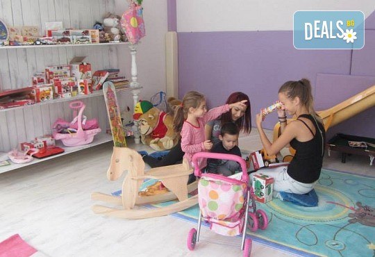 2 часа детски рожден ден за 10 деца в Детски клуб Аристокотките! Уникално парти с аниматор, меню с био напитки, атракциони, стена за катерене, пързалка и много музика! Солени плата за родителите в отделна зала с видимост към децата! - Снимка 9