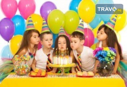 2 часа детски рожден ден за 10 деца в Детски клуб Аристокотките! Уникално парти с аниматор, меню с био напитки, атракциони, стена за катерене, пързалка и много музика! Солени плата за родителите в отделна зала с видимост към децата! - Снимка 1