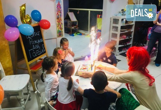 2 часа детски рожден ден за 10 деца в Детски клуб Аристокотките! Уникално парти с аниматор, меню с био напитки, атракциони, стена за катерене, пързалка и много музика! Солени плата за родителите в отделна зала с видимост към децата! - Снимка 4