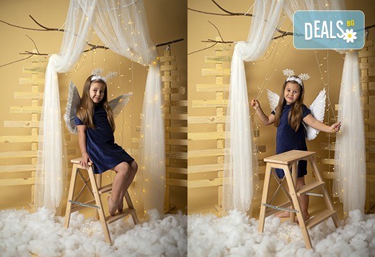 Запечатайте празничните мигове със семейството си! Професионална Коледна фотосесия в студио с 4 декора и 100 обработени кадъра с Chapkanov photography - Снимка 3