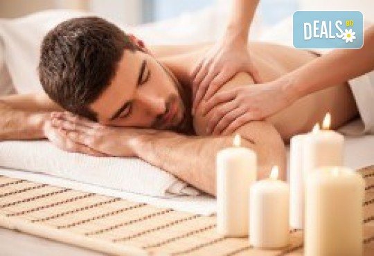 Подарете с любов! Подаръчен ваучер Спа ден за Него: 100 минути дълбокотъканен масаж, тай масаж, зонотерапия и релаксиращ масаж на скалп в Спа център Senses Massage & Recreation! - Снимка 1