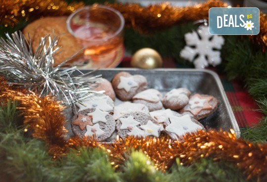 Подсладете Коледа с 1 или 2 плата изкусителни меденки - сърца с фондан от Кулинарна работилница Деличи - Снимка 1