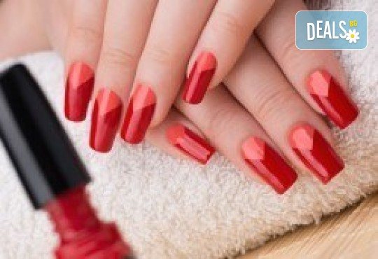 Маникюр и педикюр с гел лак CND или Bluesky и 2 декорации в Салон за красота Bellisima - Снимка 4