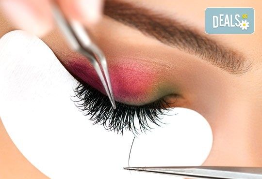 Поглед като от реклама! Удължаване и сгъстяване на мигли по метода косъм по косъм от Студио за миглопластика KK lashes, в центъра на София - Снимка 1