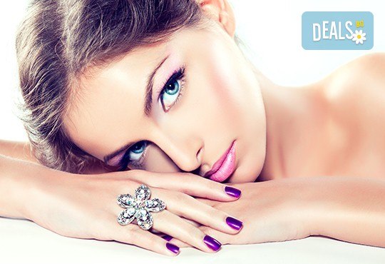 Козметичен масаж на лице и терапия според индивидуалните нужди на всеки клиент: почистваща, анти-ейдж, анти-акне или хидратираща, във фризьоро-козметичен салон Вили - Снимка 2