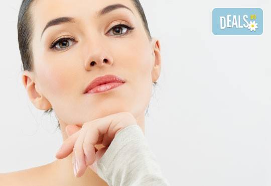 За съвършена визия! Почистване на лице плюс оформяне на вежди във фризьоро-козметичен салон Вили - Снимка 1