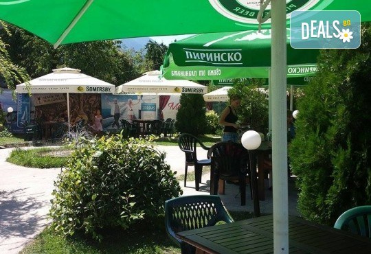 Почивка за ДВАМА в Добринище! 2 нощувки със закуски и 1 вечеря за ДВАМА в къща за гости Андрееви - Снимка 12