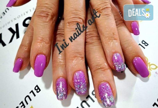 Перфектен цвят! Дълготраен маникюр с гел лак BlueSky в Салон Фемили (Inni Nails Art) - Снимка 4