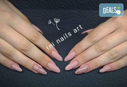 Перфектен цвят! Дълготраен маникюр с гел лак BlueSky в Салон Фемили (Inni Nails Art) - Снимка 15