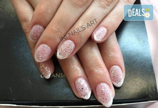 Перфектен цвят! Дълготраен маникюр с гел лак BlueSky в Салон Фемили (Inni Nails Art) - Снимка 6