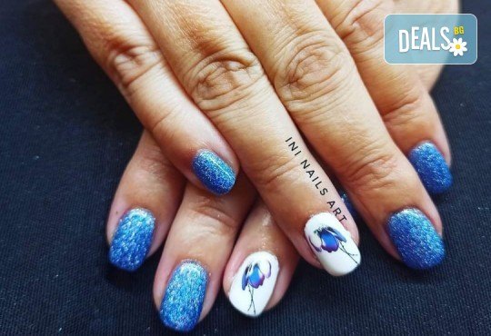 Перфектен цвят! Дълготраен маникюр с гел лак BlueSky в Салон Фемили (Inni Nails Art) - Снимка 2
