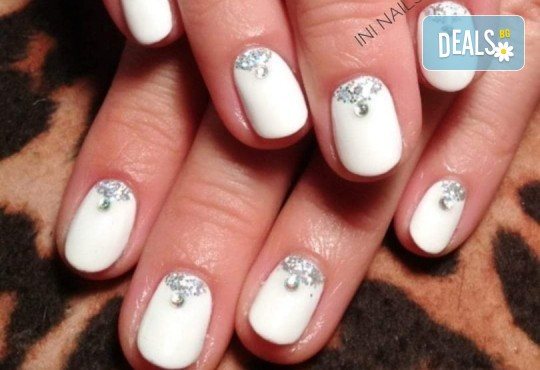 Перфектен цвят! Дълготраен маникюр с гел лак BlueSky в Салон Фемили (Inni Nails Art) - Снимка 11