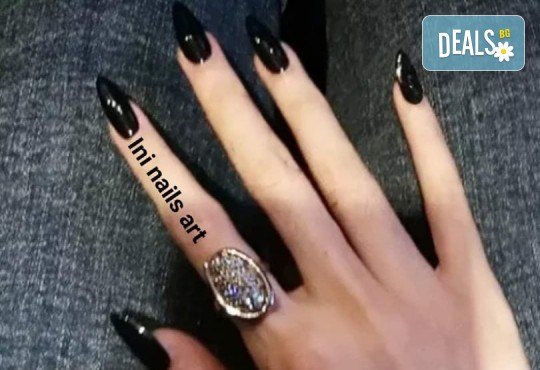 Перфектен цвят! Дълготраен маникюр с гел лак BlueSky в Салон Фемили (Inni Nails Art) - Снимка 12