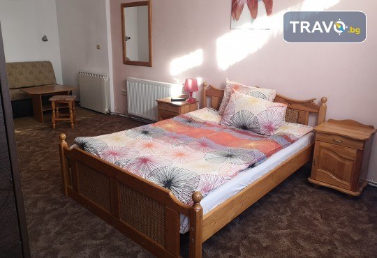 Почивка в Добринище! 1 нощувка със закуска в къща за гости Андрееви - Снимка 4