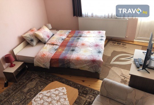 Почивка в Добринище! 1 нощувка със закуска в къща за гости Андрееви - Снимка 9