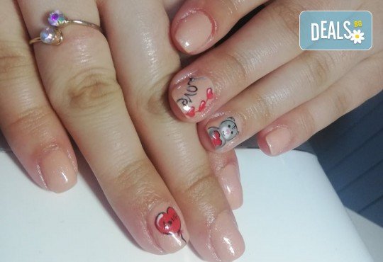 Сърце! Рисуван маникюр с гел лак BlueSky, Shellac и CND с нежни сърца и надписи в The Castle of beauty - Снимка 6