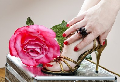 Дълготраен педикюр с гел лак BlueSky или Shellac в Салон за красота The Castle of beauty