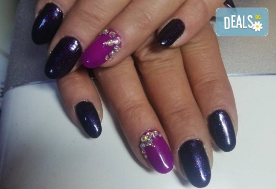 Mаникюр с гел лак BlueSky или Shellac плюс 2 декорации с камъчета в The Castle of beauty - Снимка 10