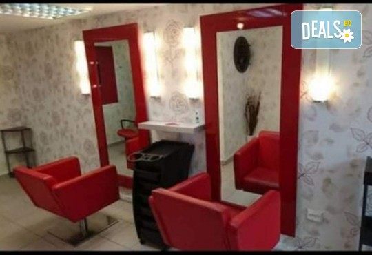 Подстригване, оформяне, стилизиране, масажно измиване с дълбоко почистващ шампоан и подхранваща маска! Професионална грижа за Вашата коса и модерната Ви визия в салон Golden Angel! - Снимка 4