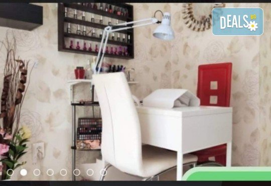 Подстригване, оформяне, стилизиране, масажно измиване с дълбоко почистващ шампоан и подхранваща маска! Професионална грижа за Вашата коса и модерната Ви визия в салон Golden Angel! - Снимка 1