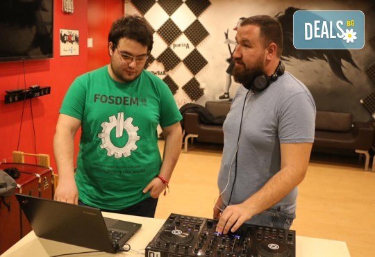 1 или 2 урока по пеене, китара, барабани, пиано, бас китара, саксофон, гайда или друг инструмент при преподавател в Rock School - Снимка 21