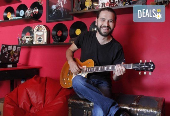 1 или 2 урока по пеене, китара, барабани, пиано, бас китара, саксофон, гайда или друг инструмент при преподавател в Rock School - Снимка 8