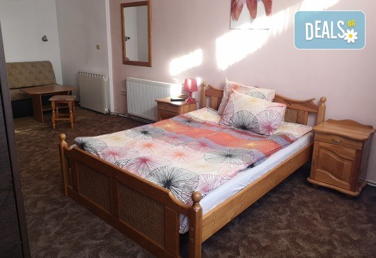 Почивка в Добринище! 1 нощувка със закуска и вечеря в къща за гости Андрееви, до минералния басейн - Снимка 3