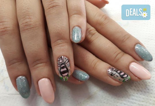 Маникюр с гел лак BlueSky и 2 или 4 рисувани герои от детски приказки и филмчета: Мечо Пух, Мики Маус, Миньоните и др. от Салон за красота Мечта - Снимка 11