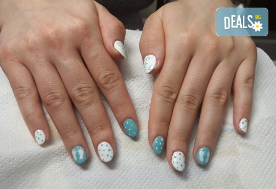 Маникюр с гел лак BlueSky и 2 или 4 рисувани герои от детски приказки и филмчета: Мечо Пух, Мики Маус, Миньоните и др. от Салон за красота Мечта - Снимка 4