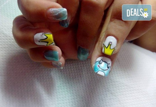 Маникюр с гел лак BlueSky и 2 или 4 рисувани герои от детски приказки и филмчета: Мечо Пух, Мики Маус, Миньоните и др. от Салон за красота Мечта - Снимка 5