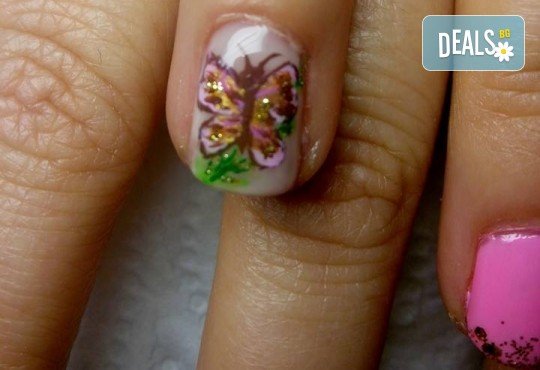 Маникюр с гел лак BlueSky и 2 или 4 рисувани герои от детски приказки и филмчета: Мечо Пух, Мики Маус, Миньоните и др. от Салон за красота Мечта - Снимка 13