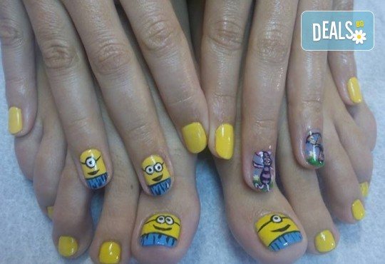 Перфектната жена! Маникюр + педикюр с гел лак BlueSky и четири рисувани декорации в Салон Мечта - Снимка 4