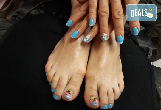 Перфектната жена! Маникюр + педикюр с гел лак BlueSky и четири рисувани декорации в Салон Мечта - Снимка 7