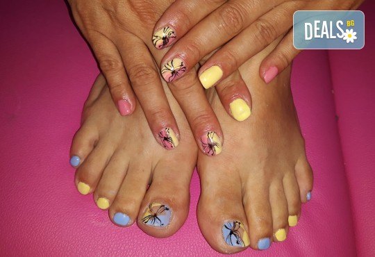 Перфектната жена! Маникюр + педикюр с гел лак BlueSky и четири рисувани декорации в Салон Мечта - Снимка 10